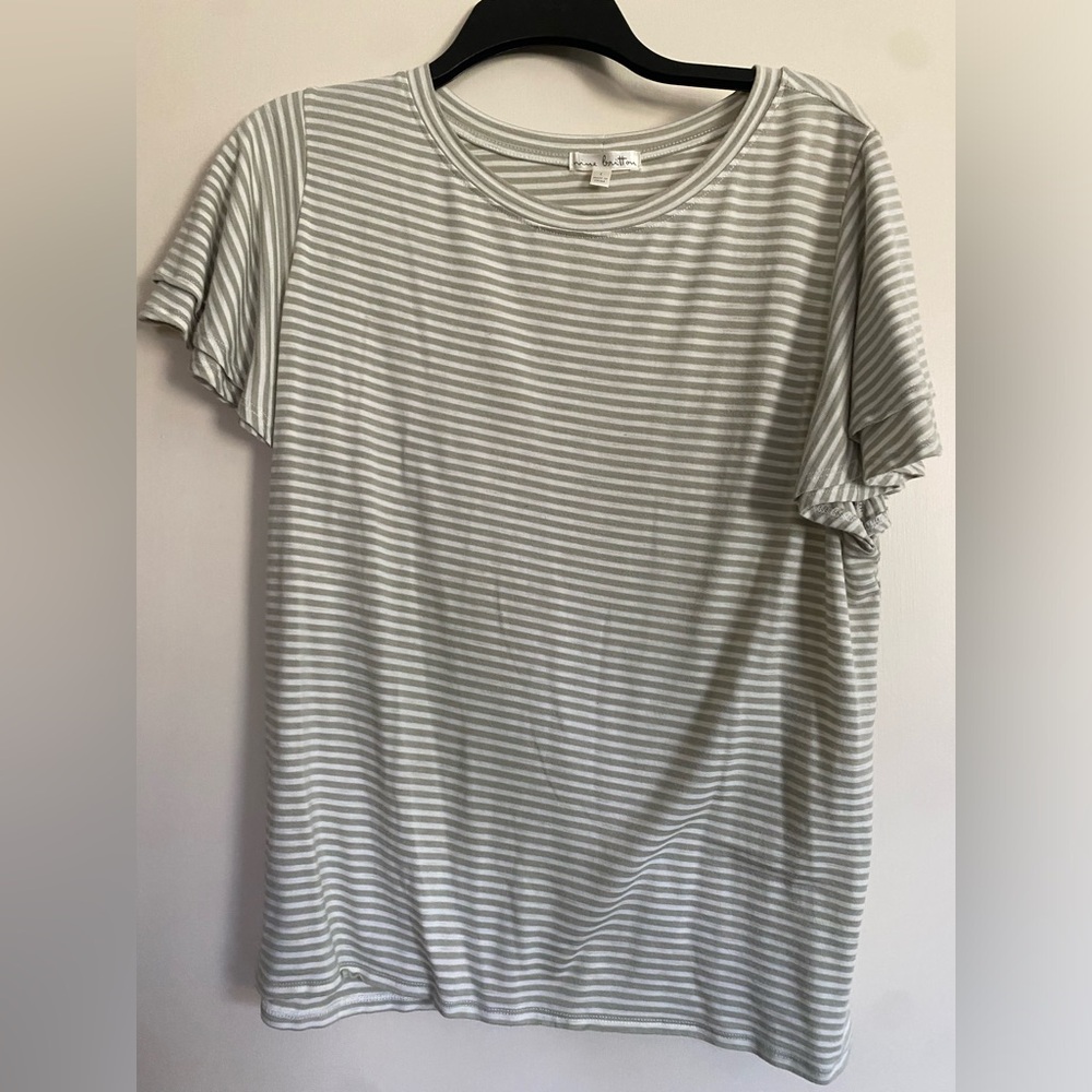 Nine Britton Sage and White Flowy Top